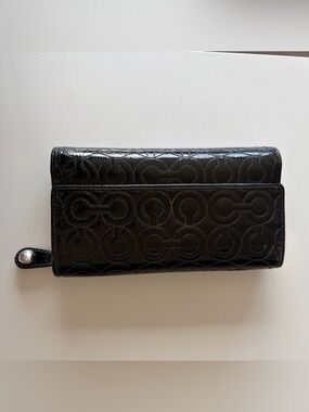 Coach Black Quilted Patent Leather Wallet Long Zip Clutch and Checkbook Holder